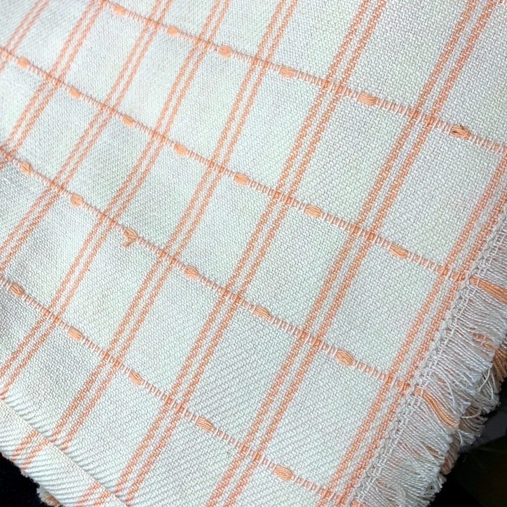 Modes of New York 1980’s peach and off white 60” x 84” 100% cotton tablecloth - Picture 3 of 7